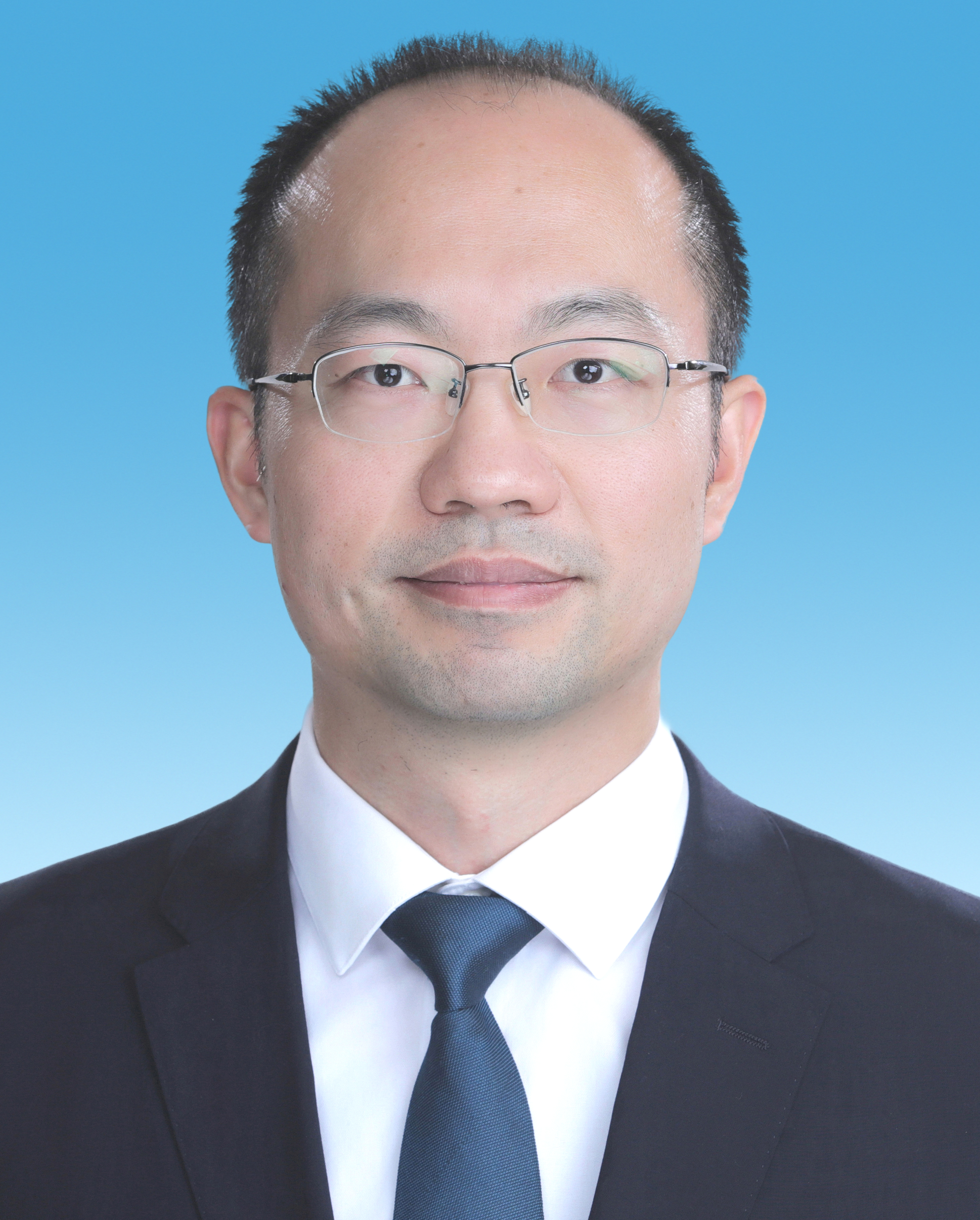吕　鹏